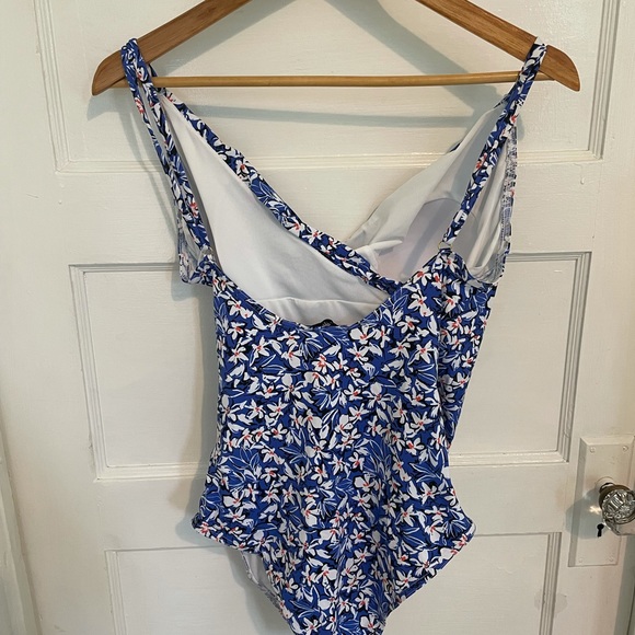 Blue and white floral maternity bathing suit - Picture 3 of 3